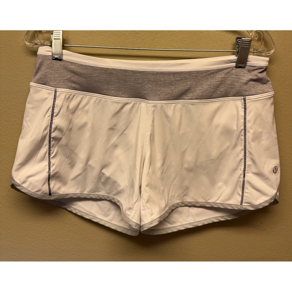 Lululemon Turbo Run Speed Shorts Women's Size 6 White Metallic Silver 4" Inseam